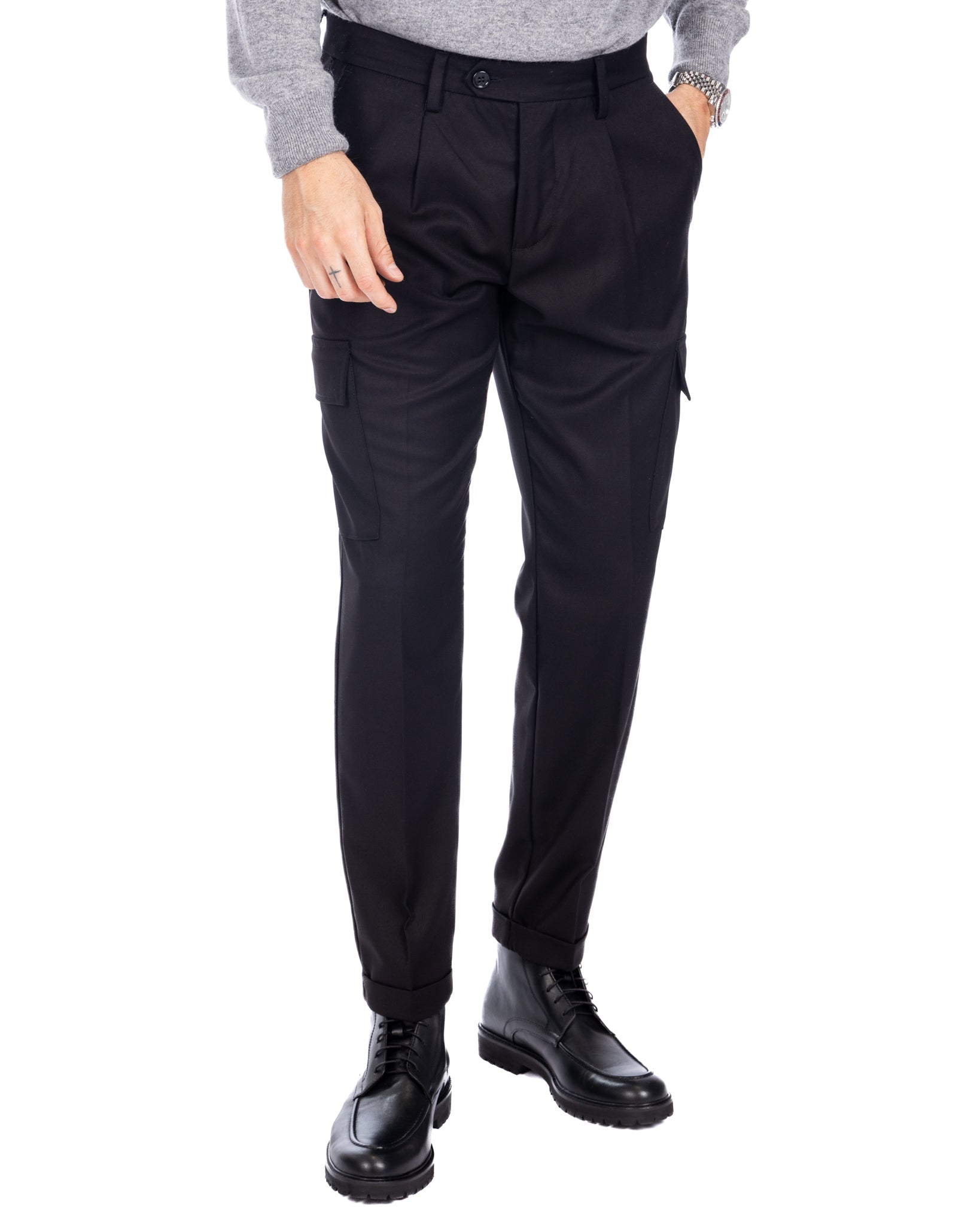 Hamburg - black cargo trousers