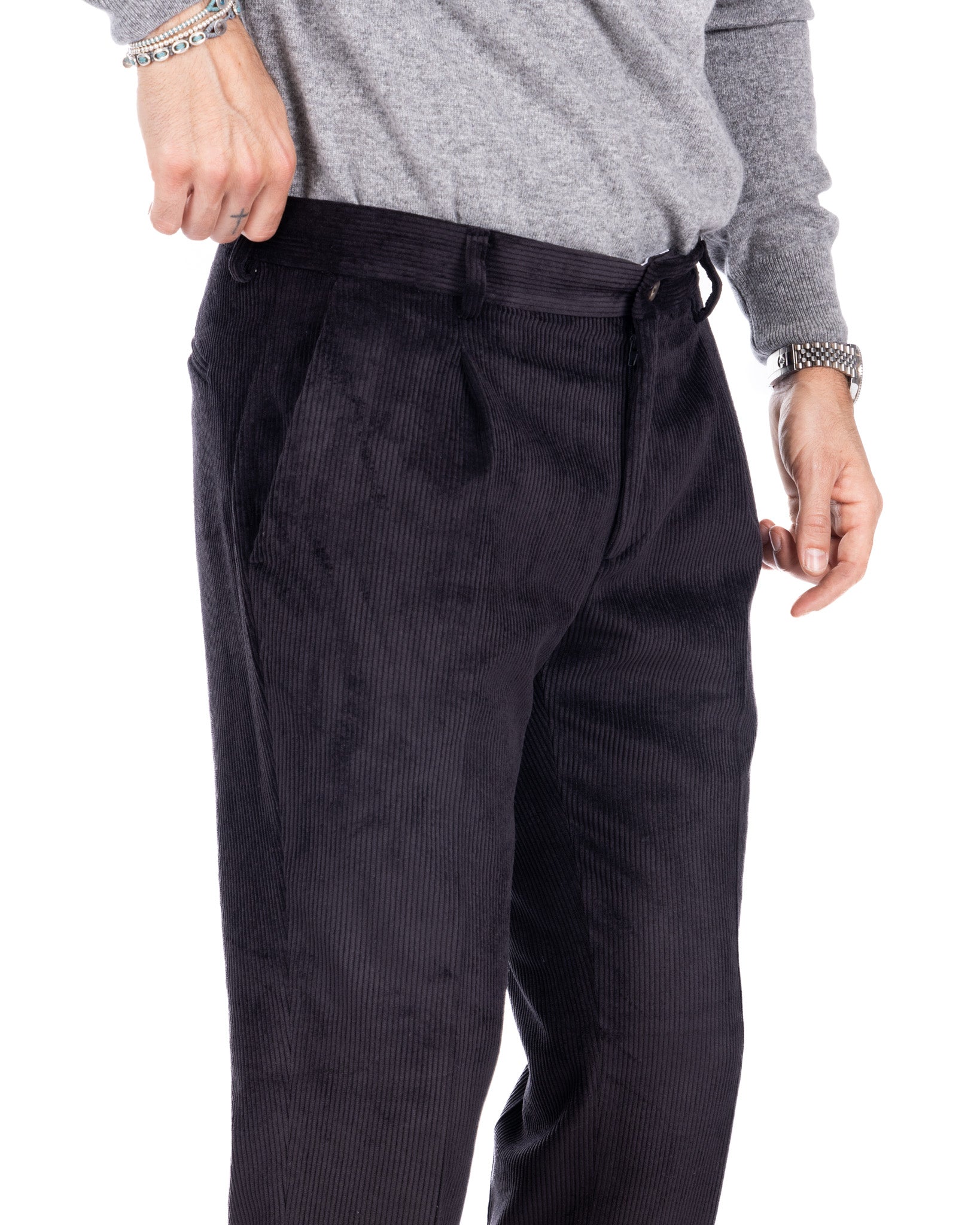 Lodi - black trousers with velvet pleats