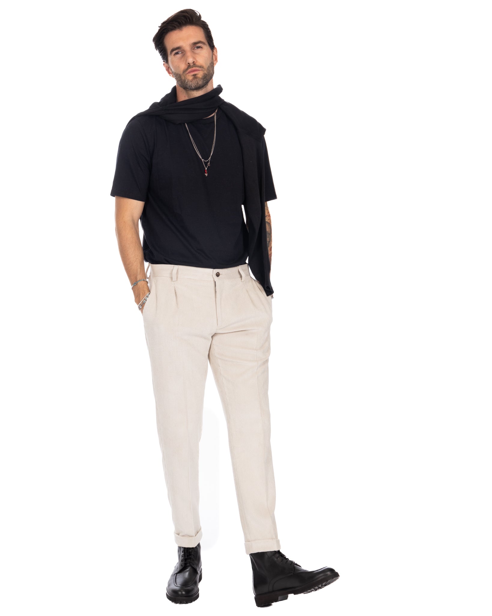 Lodi - cream trousers with velvet pleats