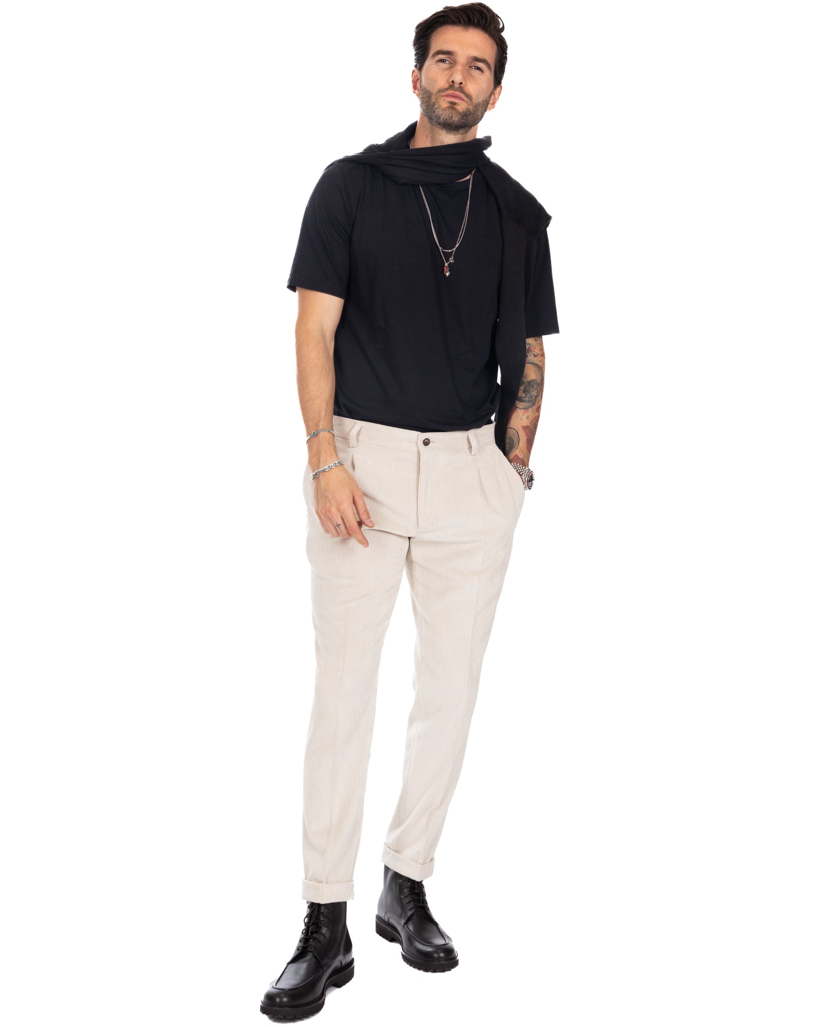 Lodi - cream trousers with velvet pleats