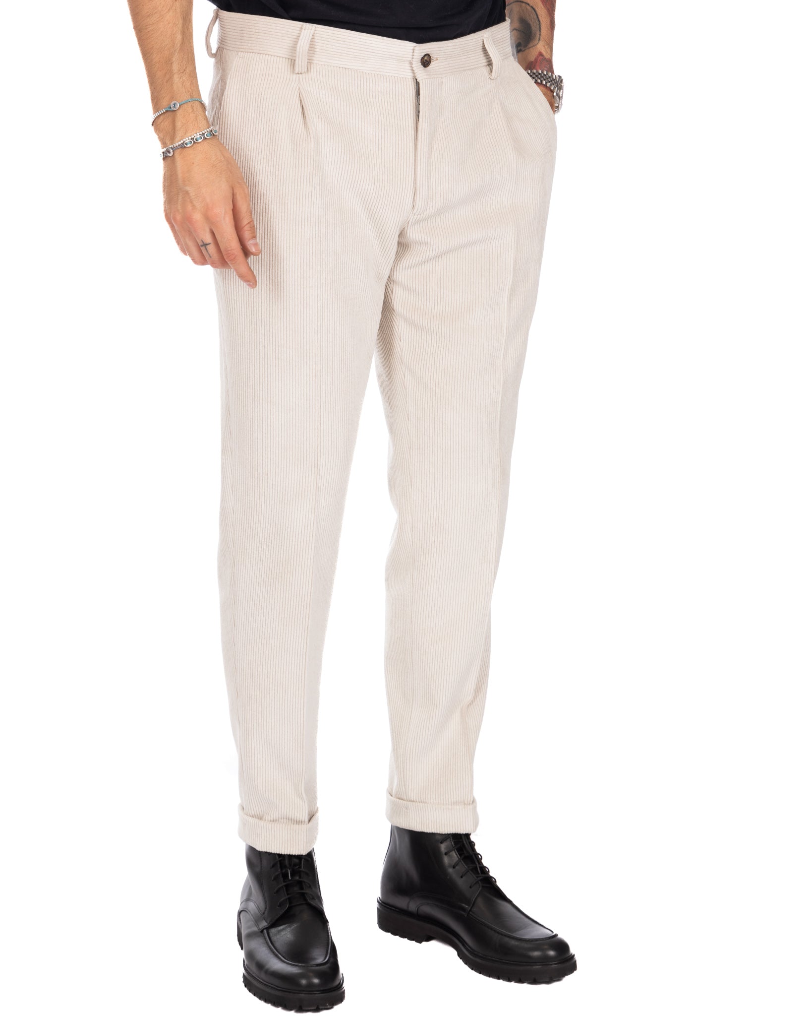 Lodi - cream trousers with velvet pleats
