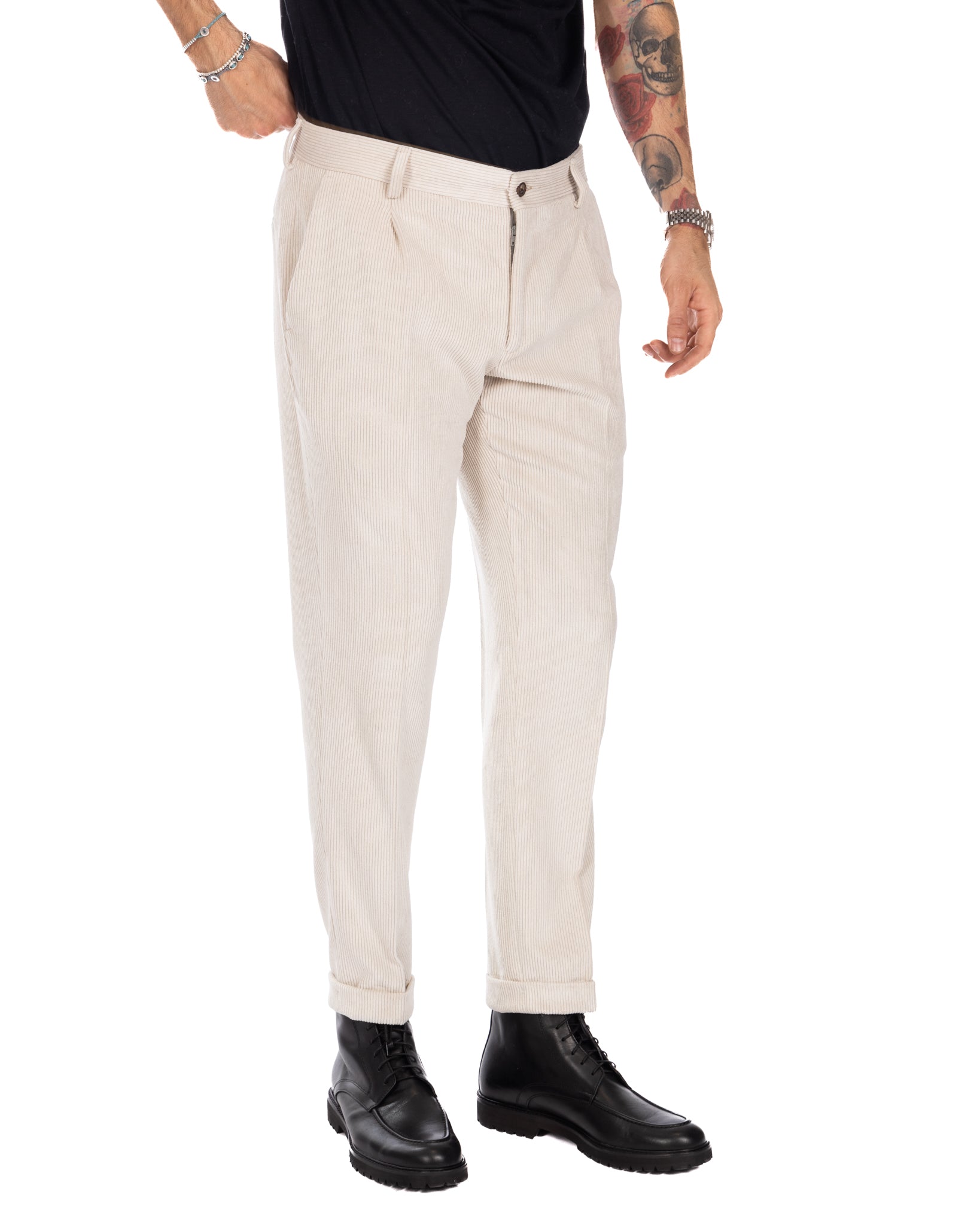 Lodi - cream trousers with velvet pleats