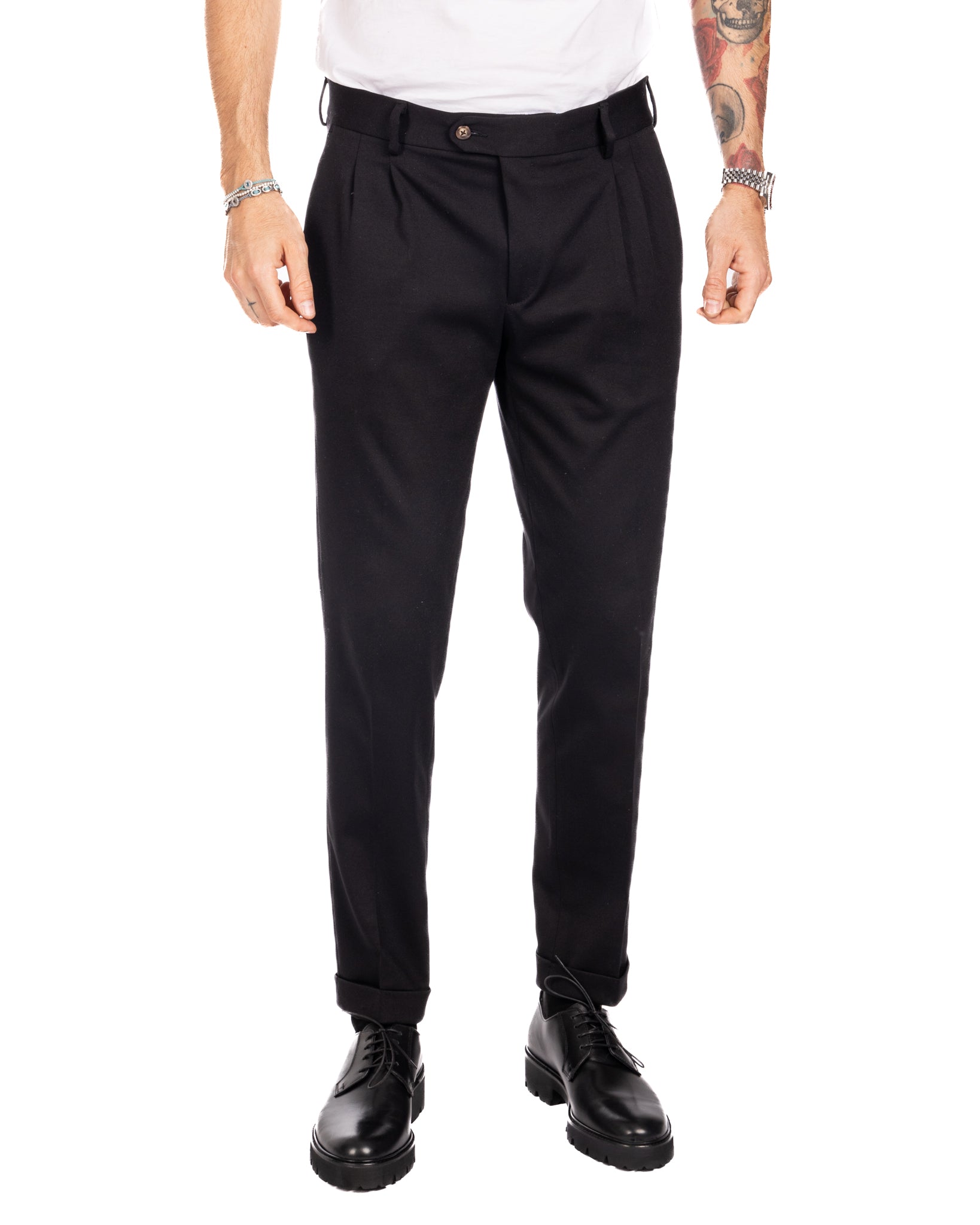 Thomas - black two-pleat trousers in milano stitch