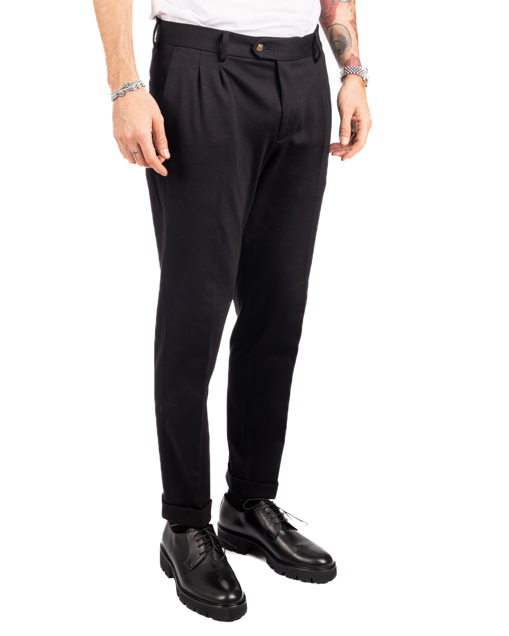 Thomas - black two-pleat trousers in milano stitch