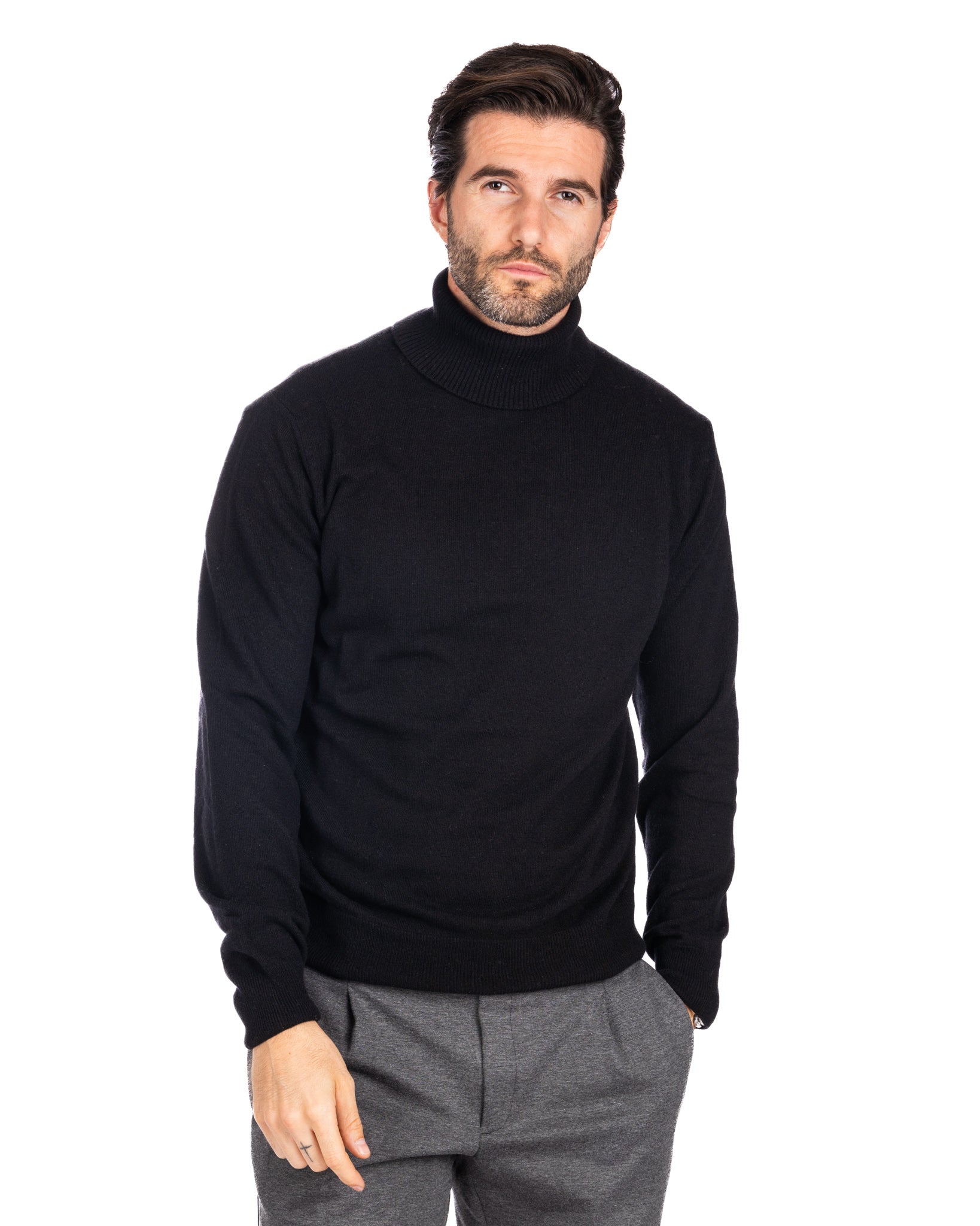 Lee black cashmere blend turtleneck