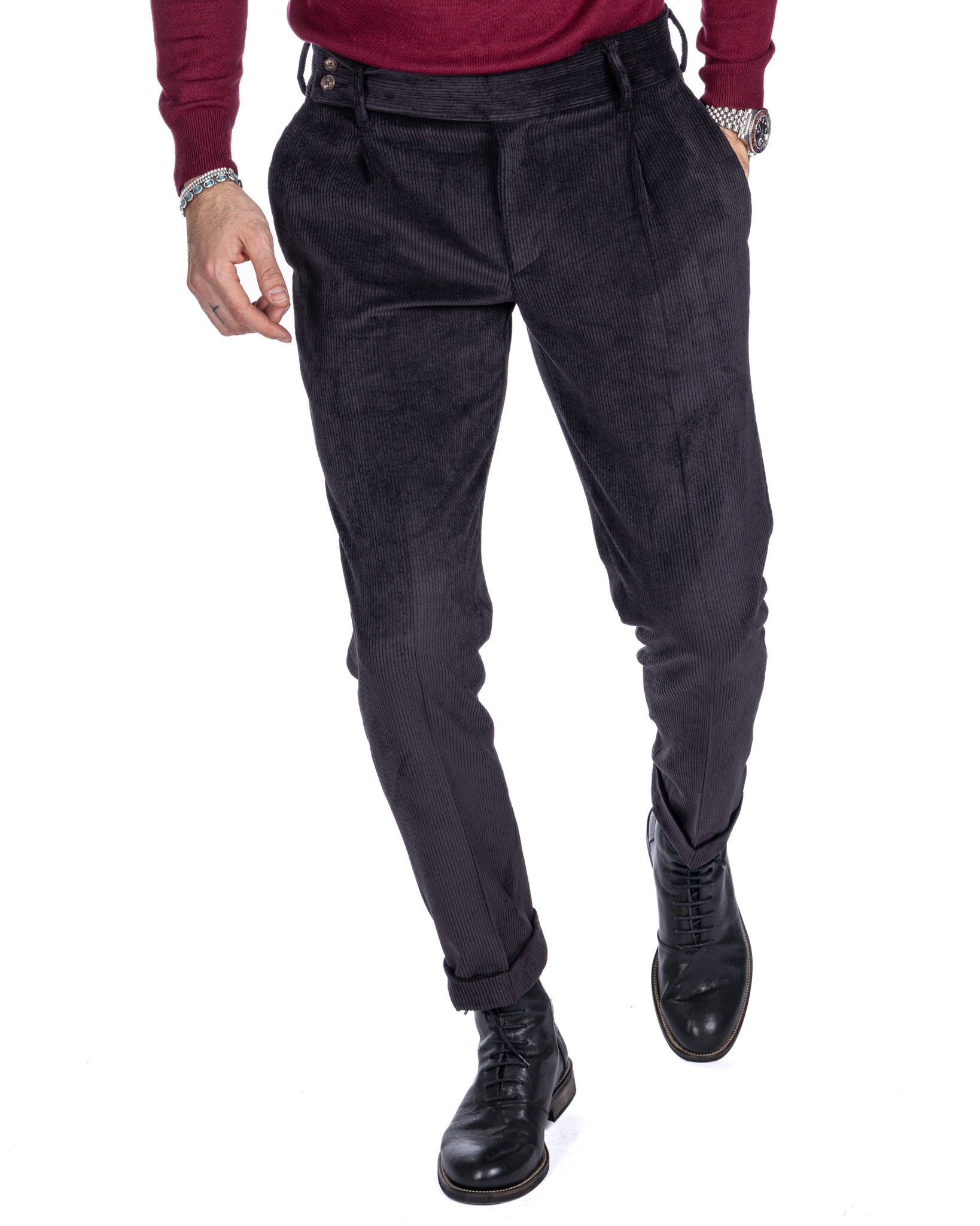 Italian - black high-waisted velvet trousers