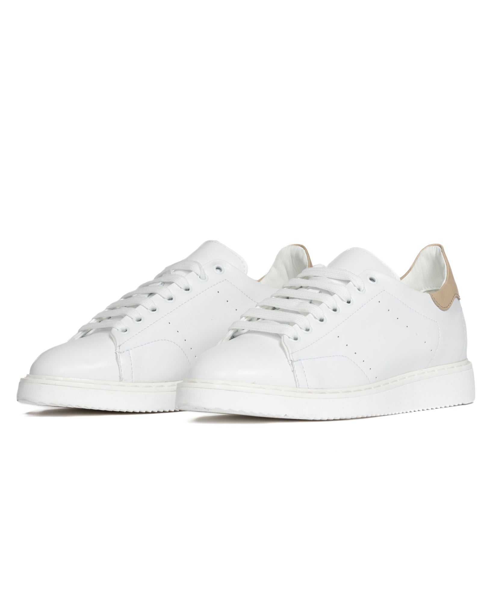 S01 - baskets en cuir blanc avec détails beiges