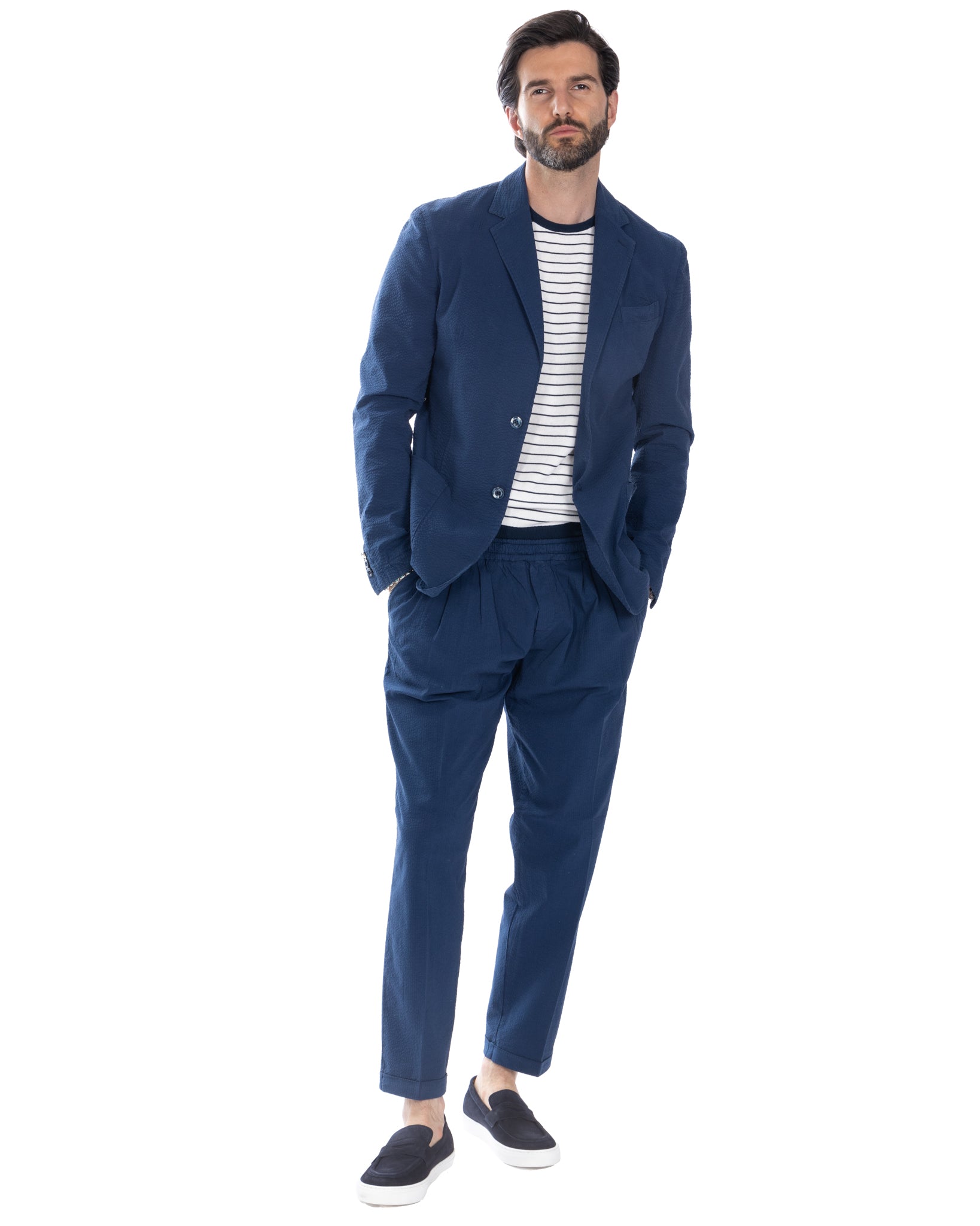 Adro - veste bleue en relief