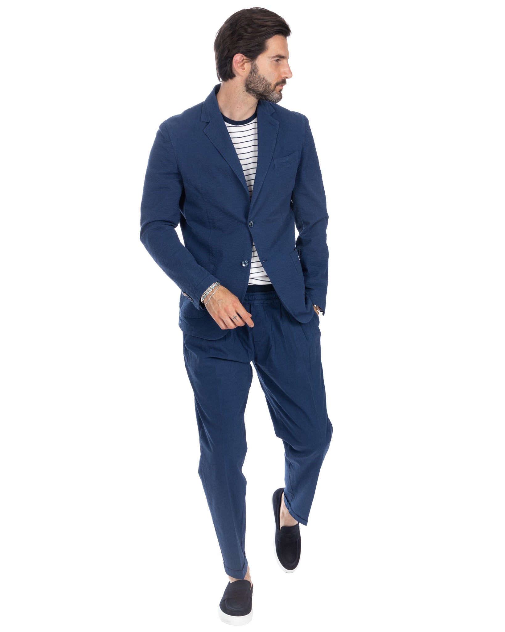 Adro - veste bleue en relief