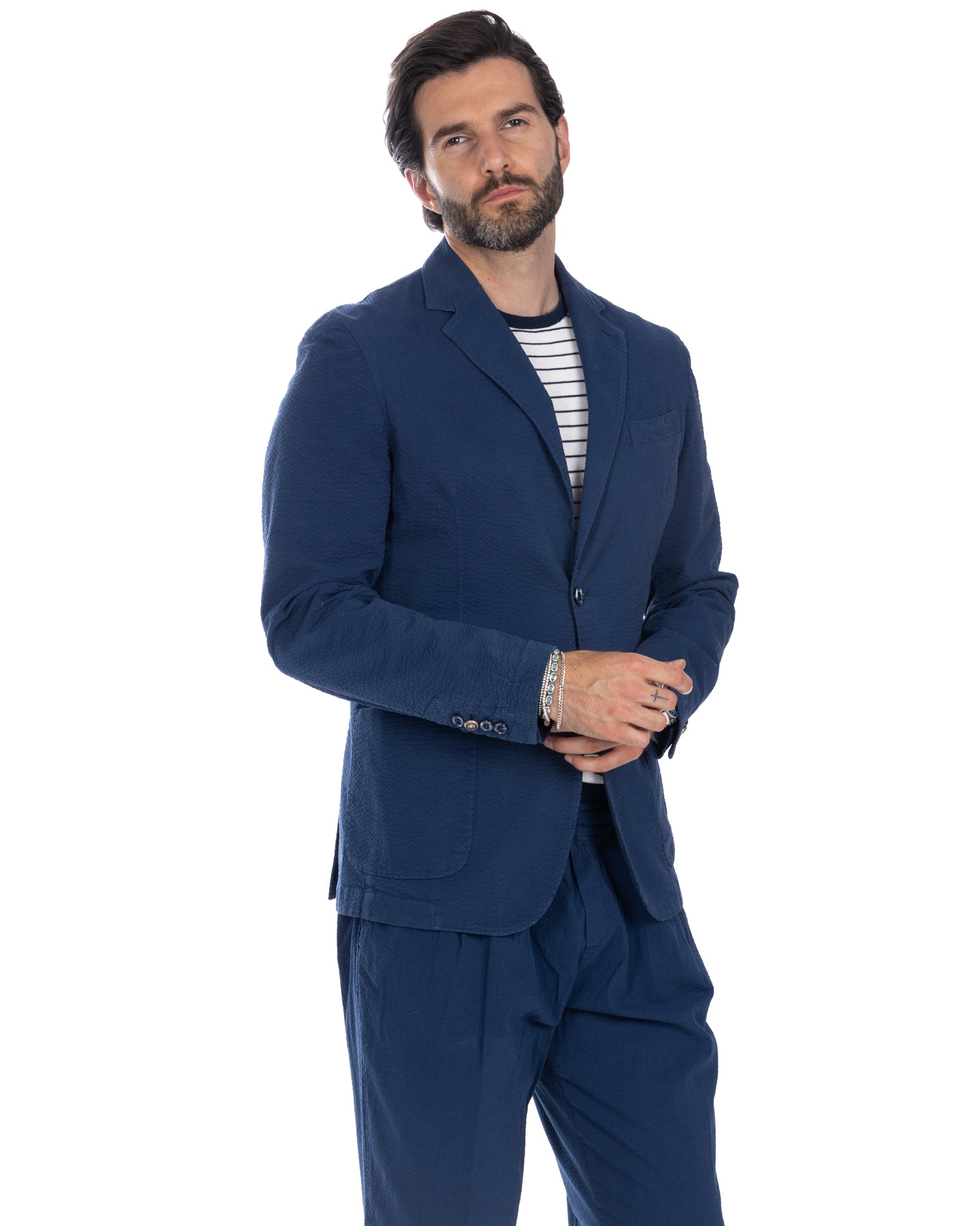Adro - veste bleue en relief
