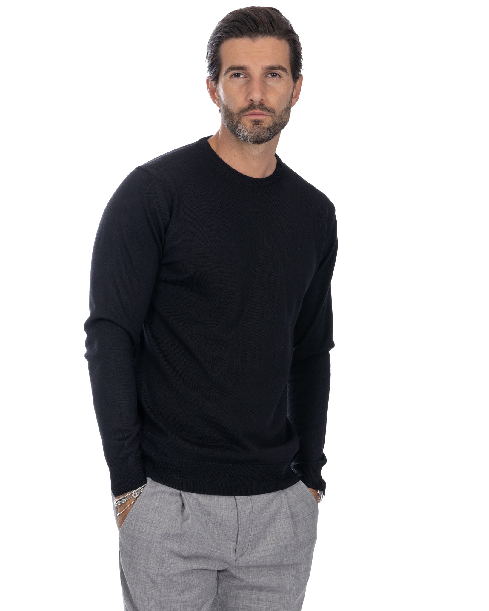 Furore crewneck in black Tollegno merino wool