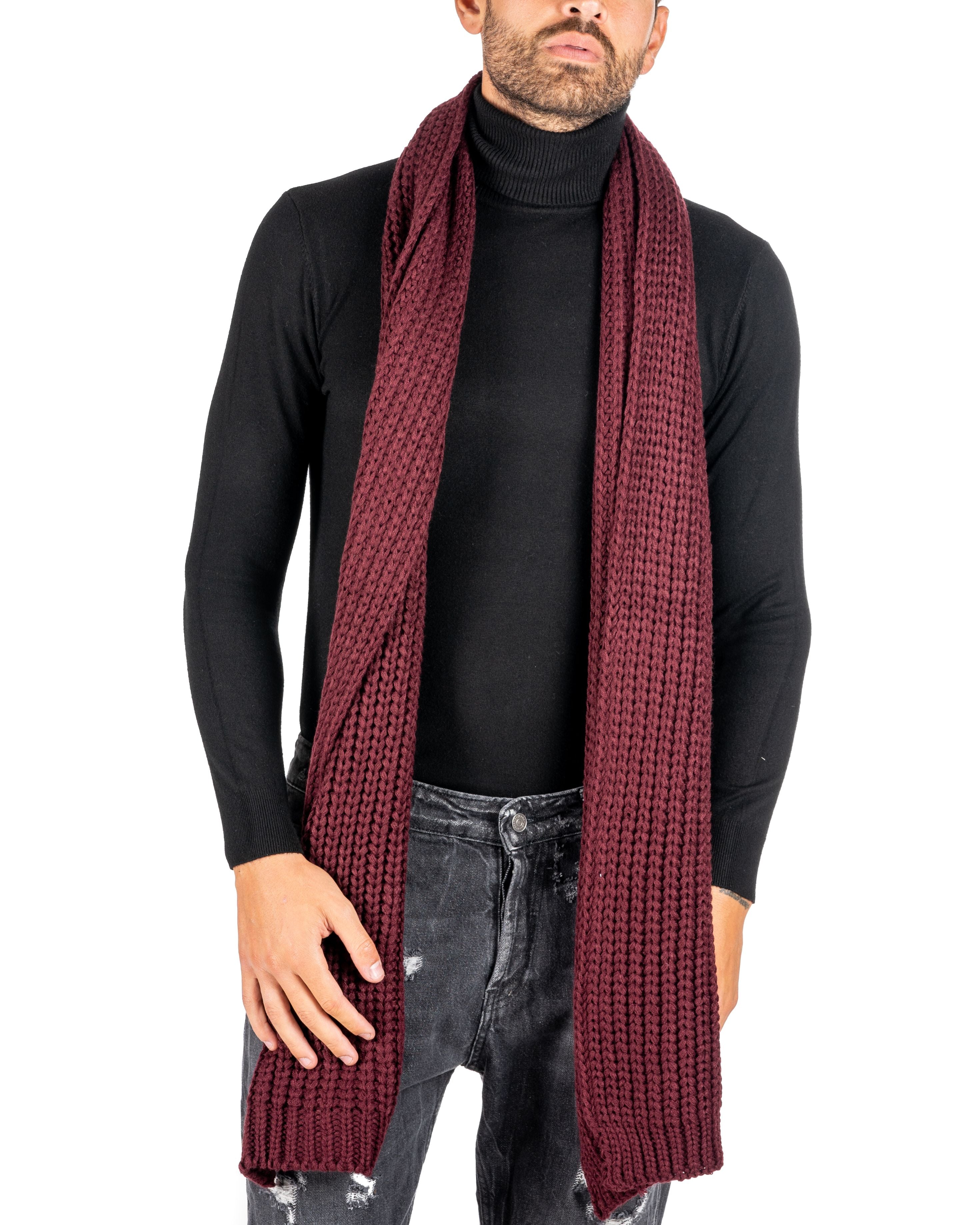HEAVY BURGUNDY SCARF WITH KNIT MOTIF