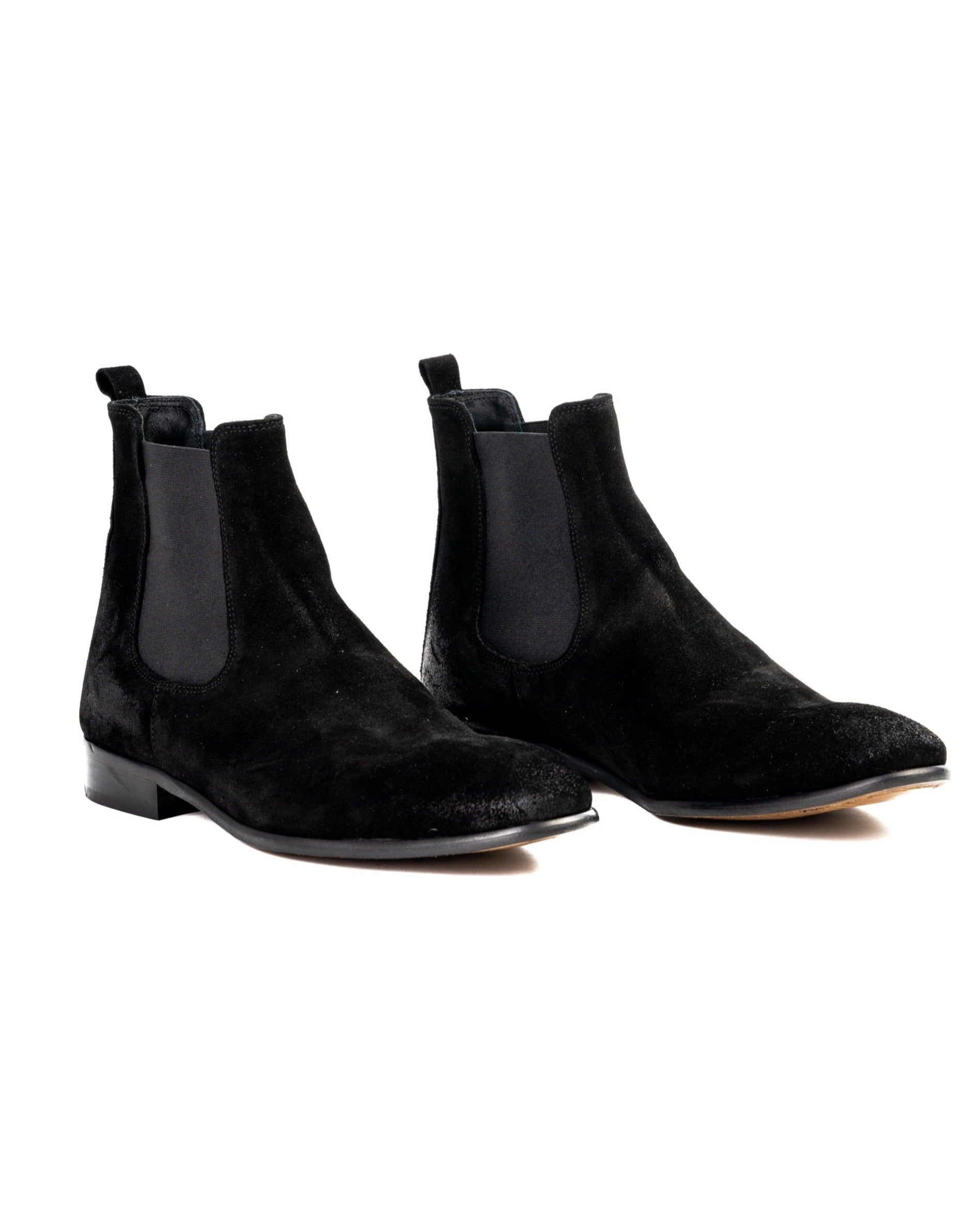 Dre - dirty black suede chelsea boots