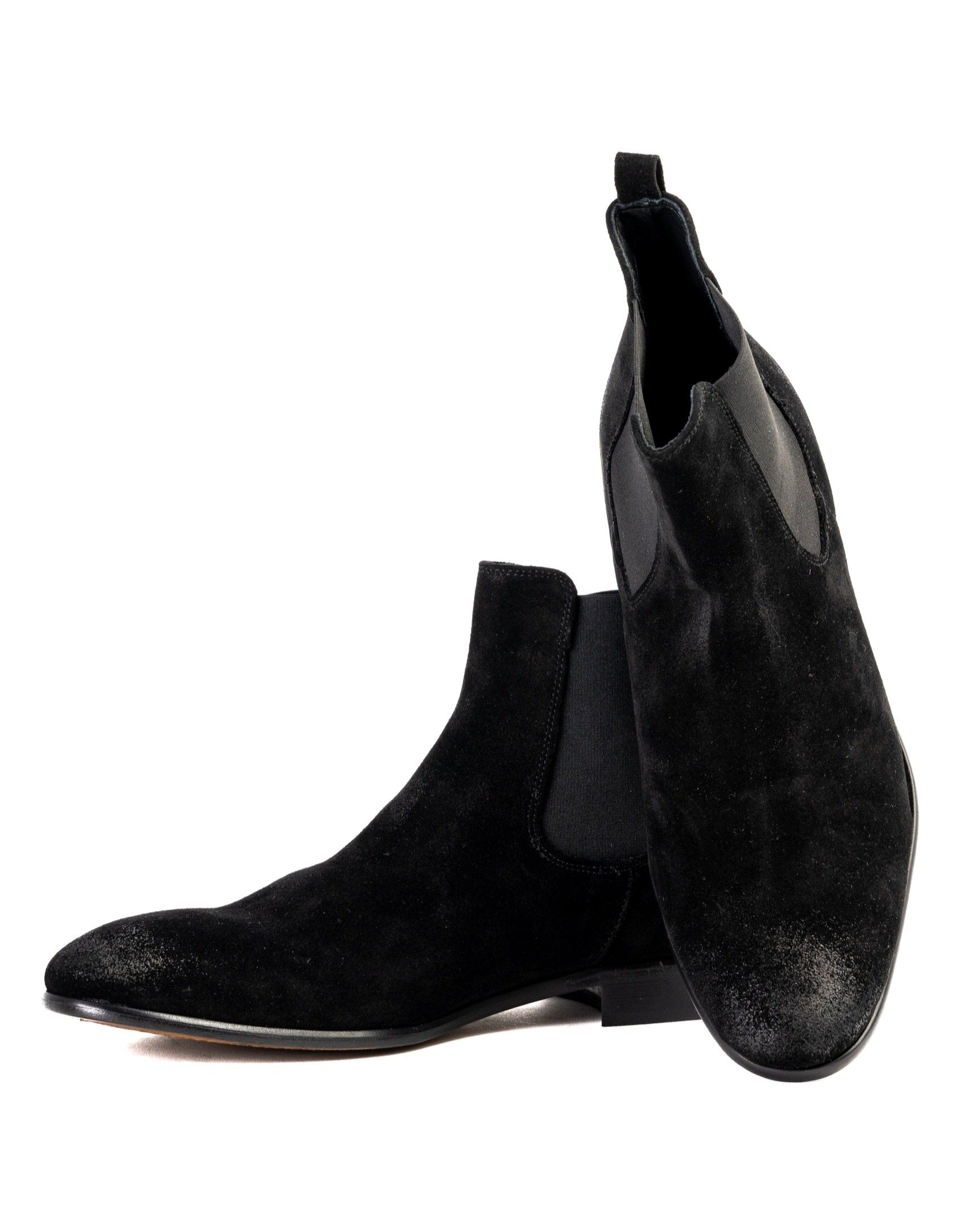 Dre - dirty black suede chelsea boots
