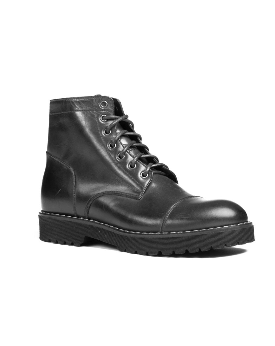 Z01 - BLACK BOOT WITH ZIP