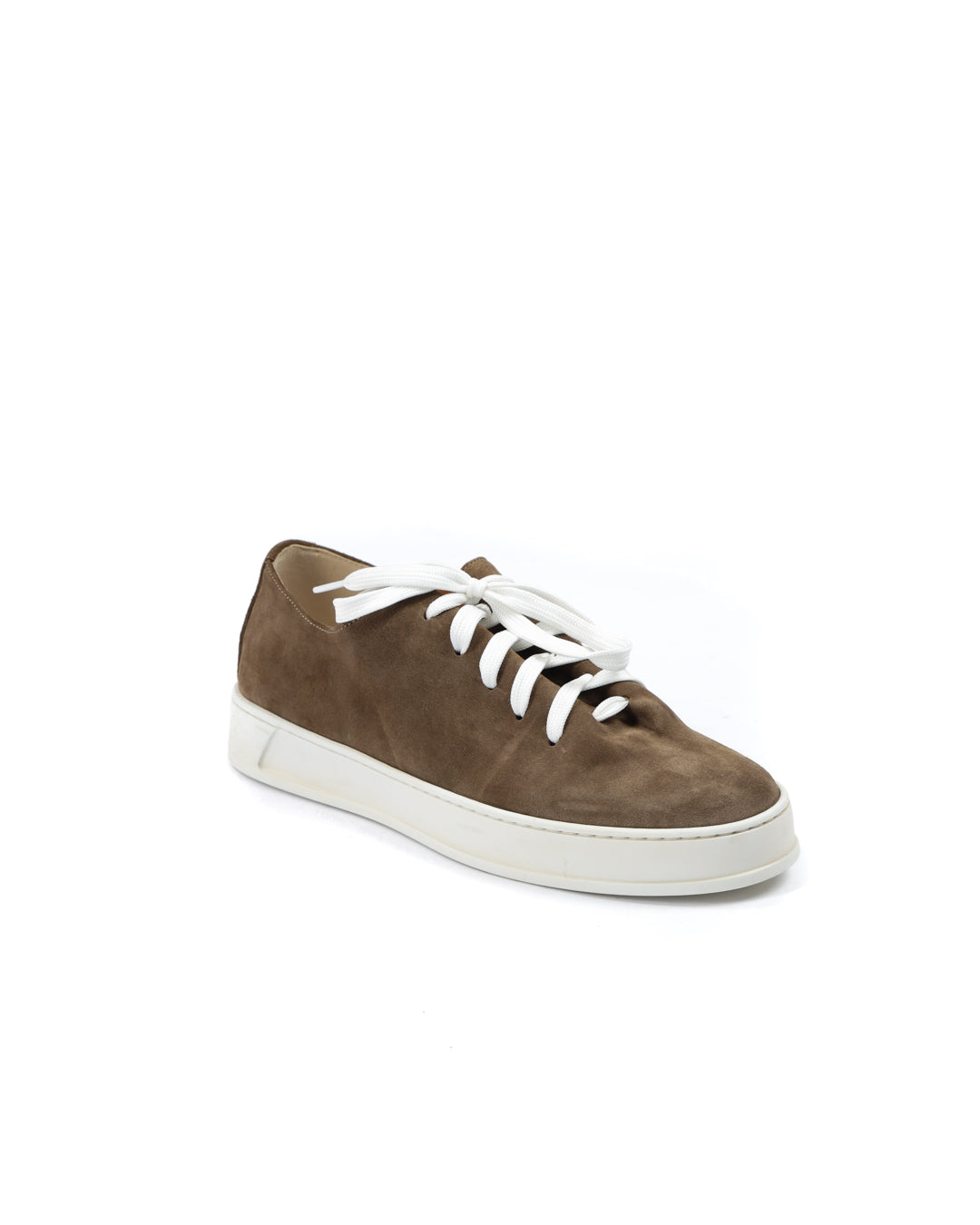 Steph - Les baskets en daim boue