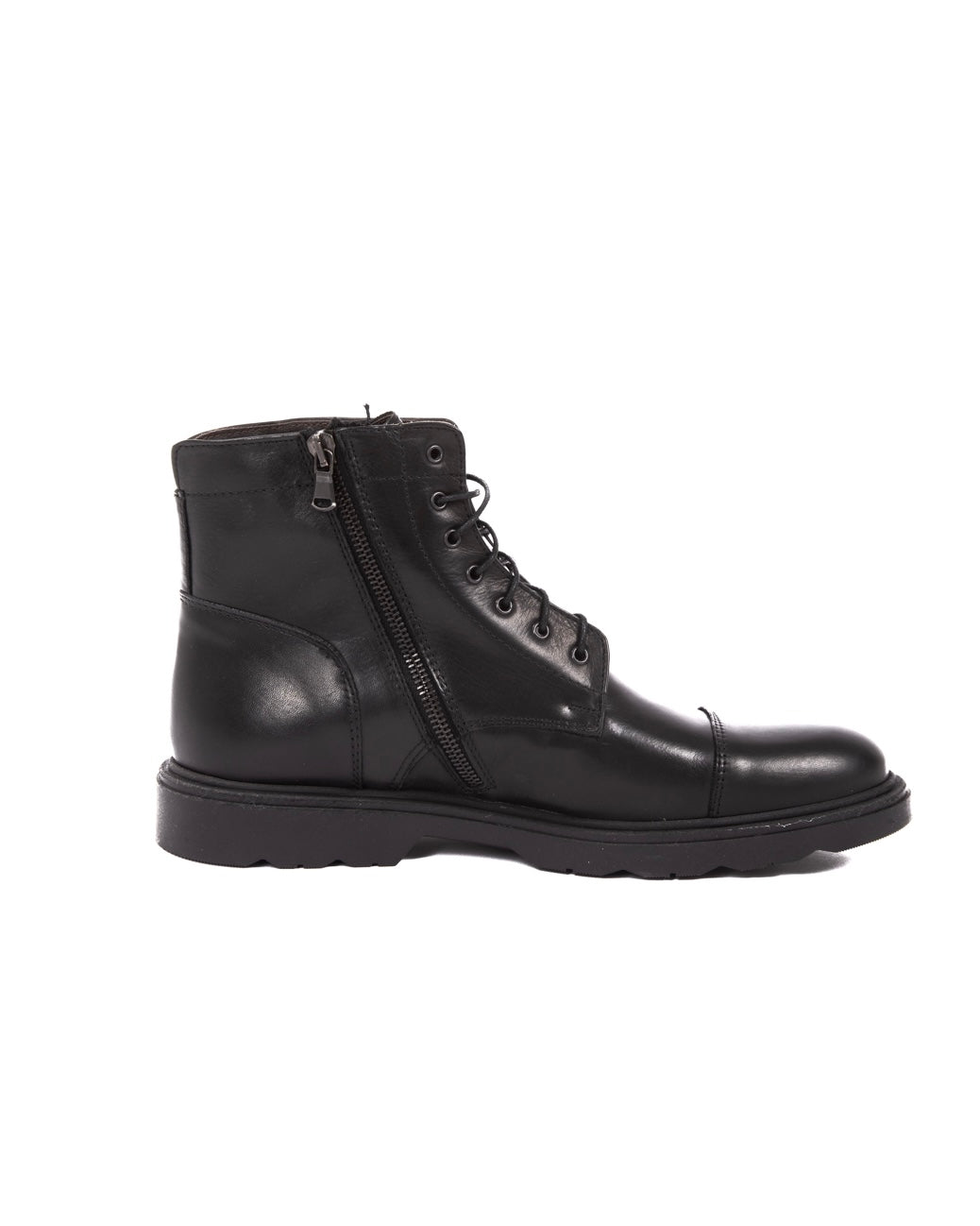Z02 - black leather amphibian with zip