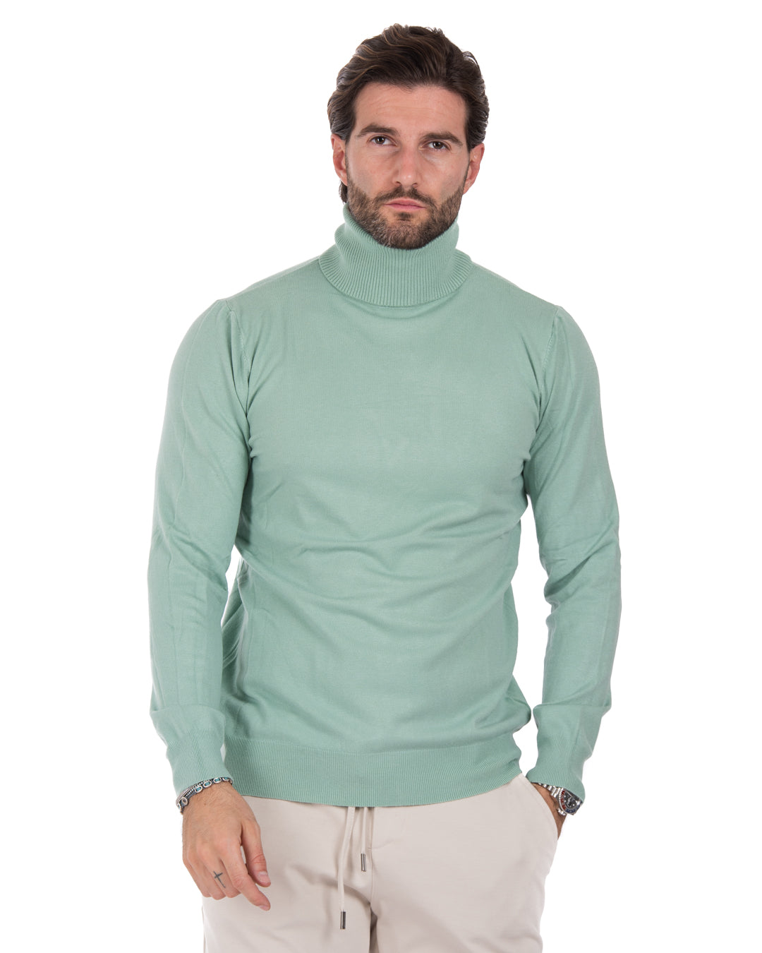 Basic mint turtleneck