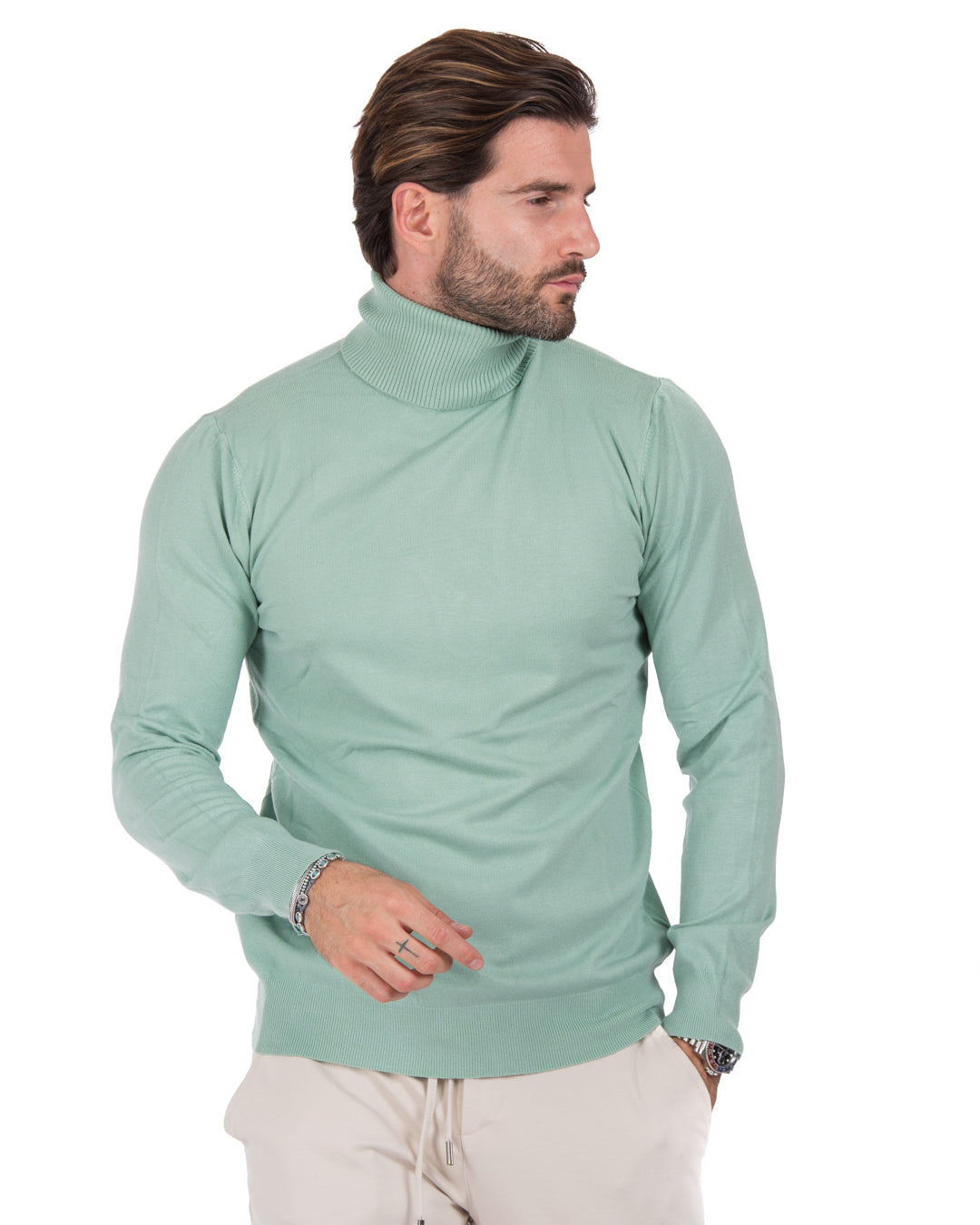 Basic mint turtleneck