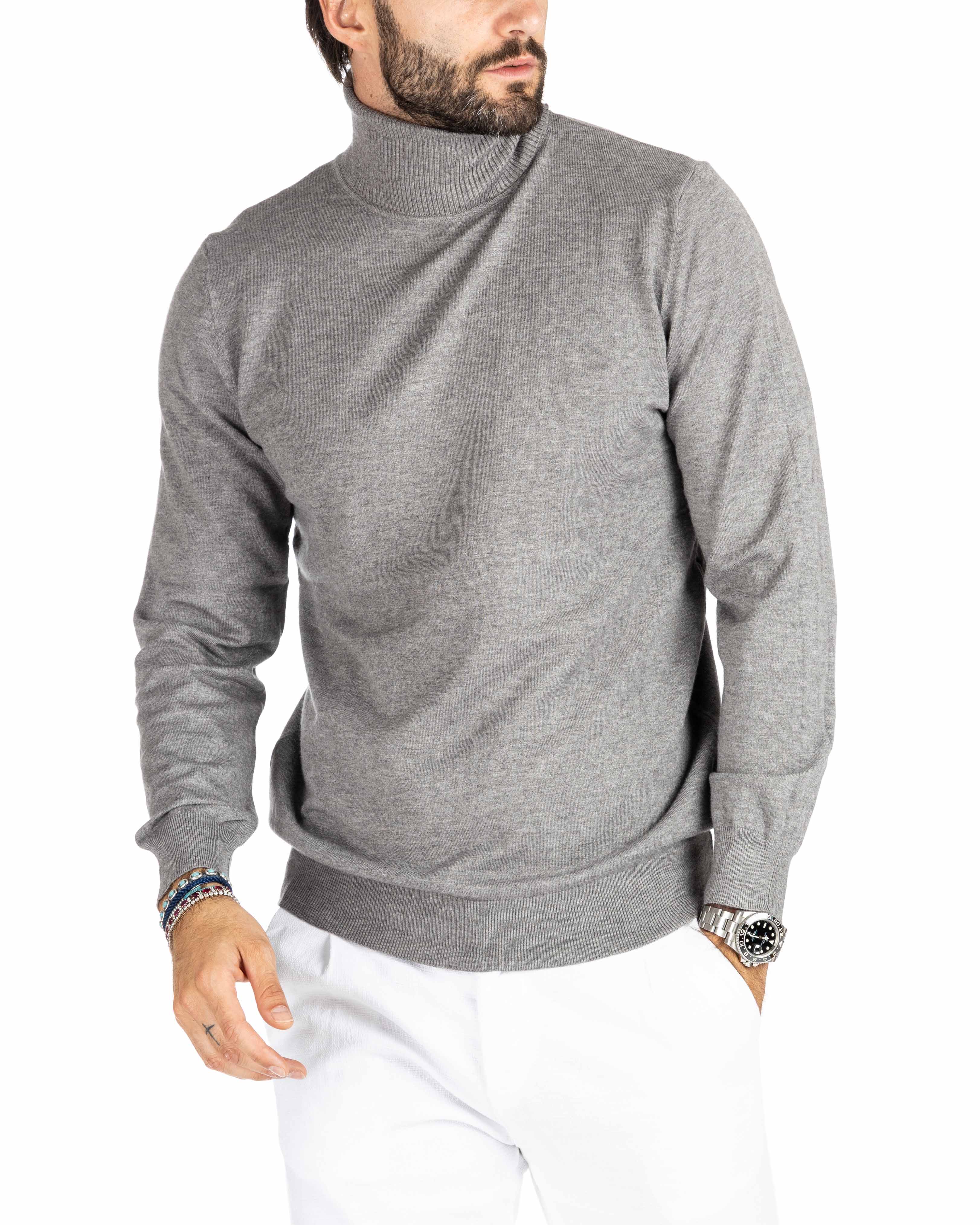 Basic gray turtleneck