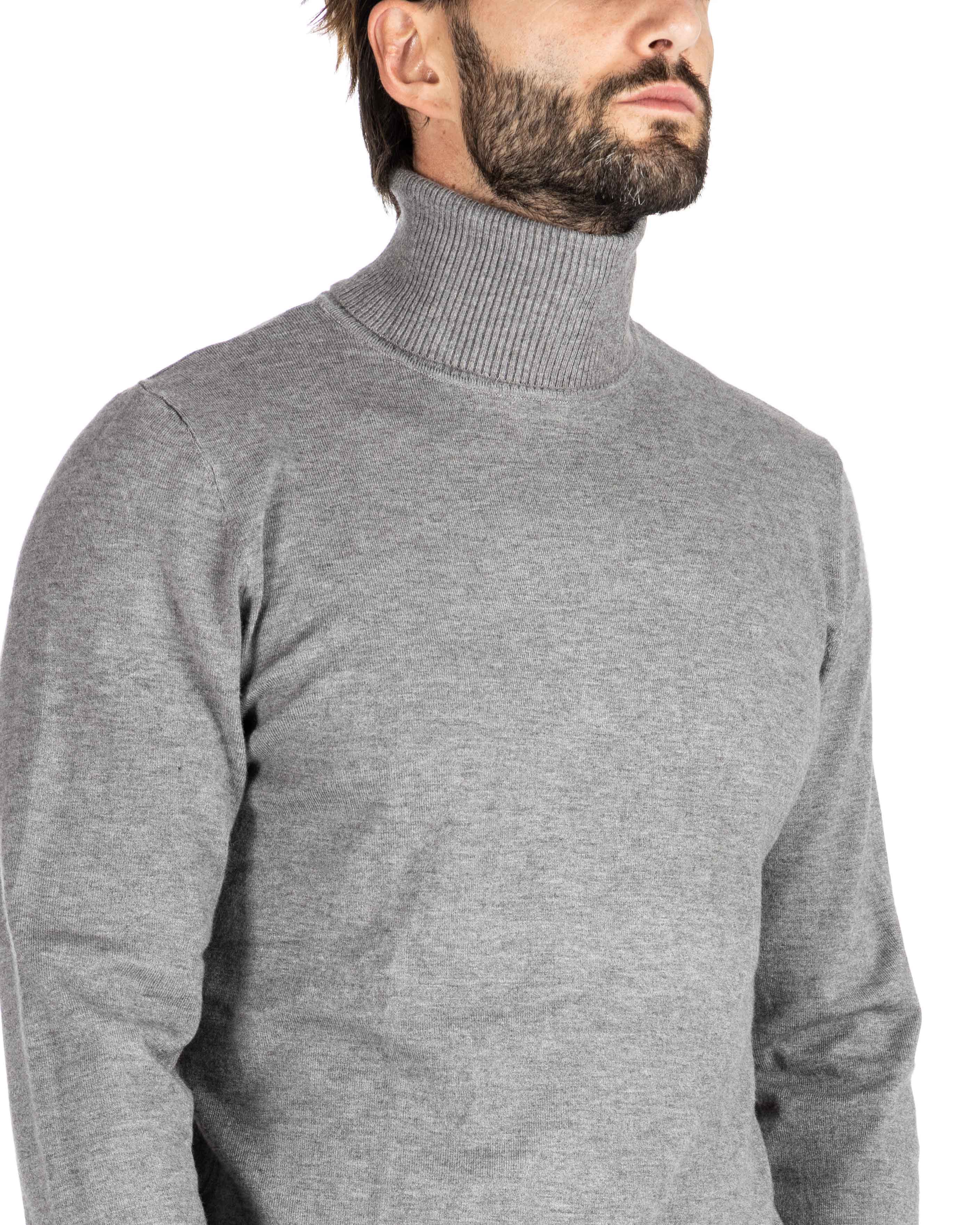 Basic gray turtleneck