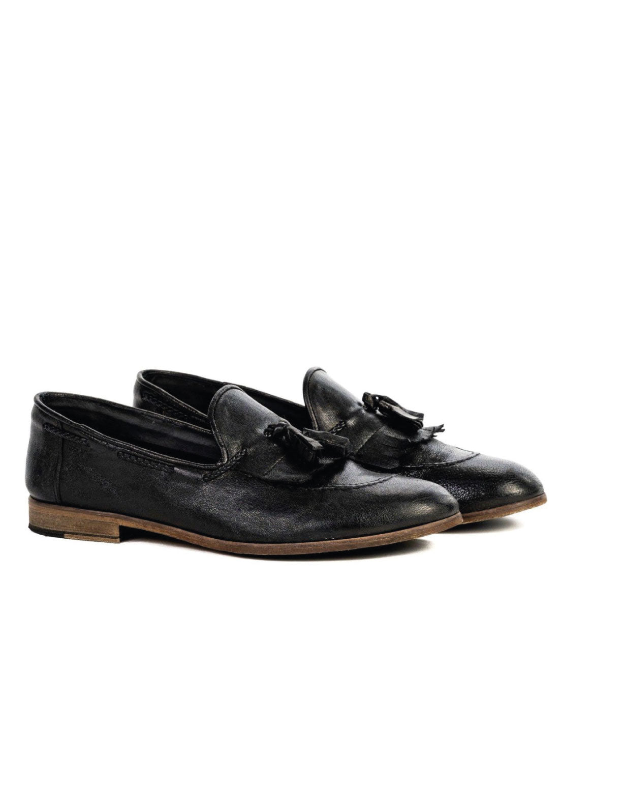 Pablo - black moccasin with fringe and tassel