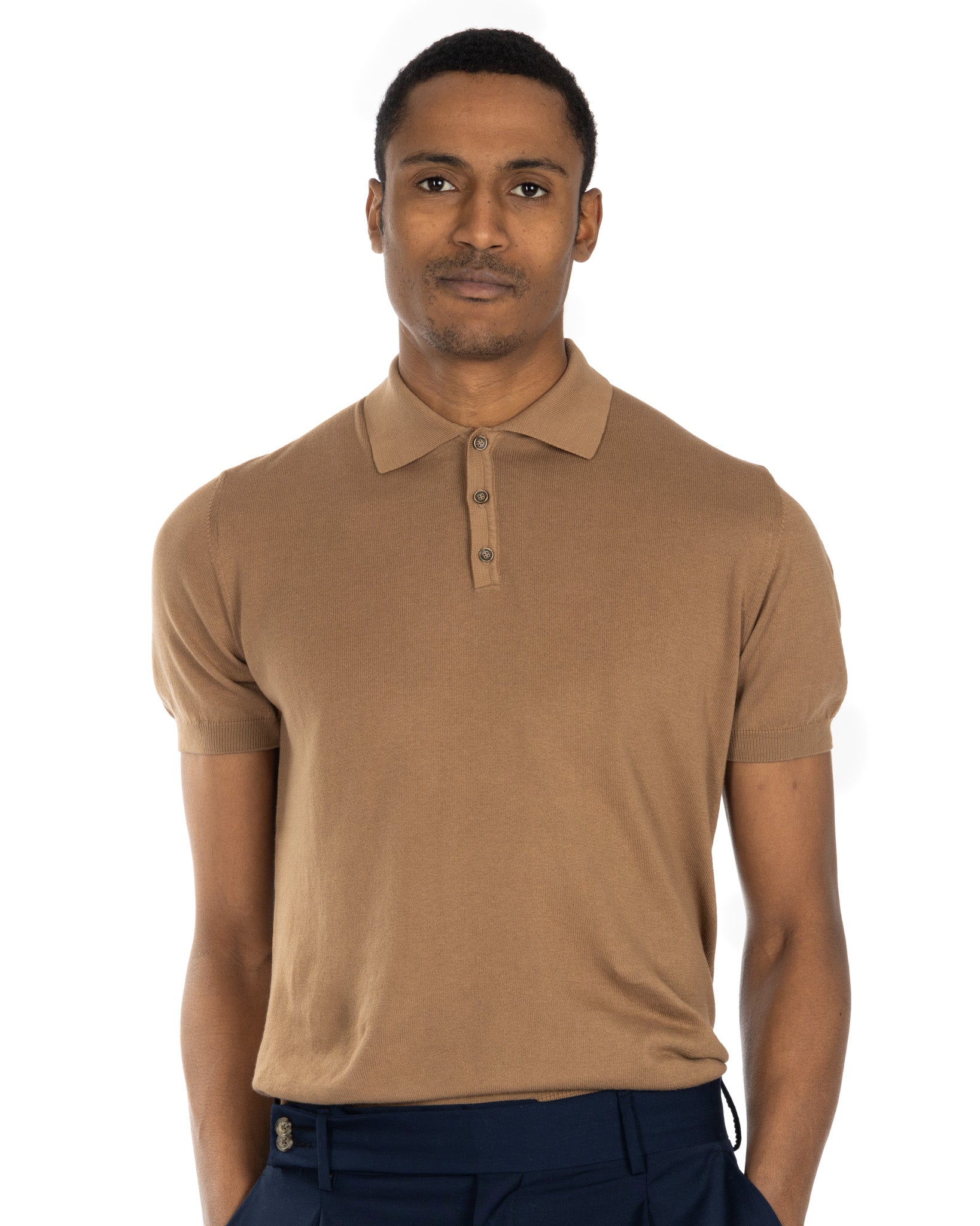 Roger - knitted tobacco polo