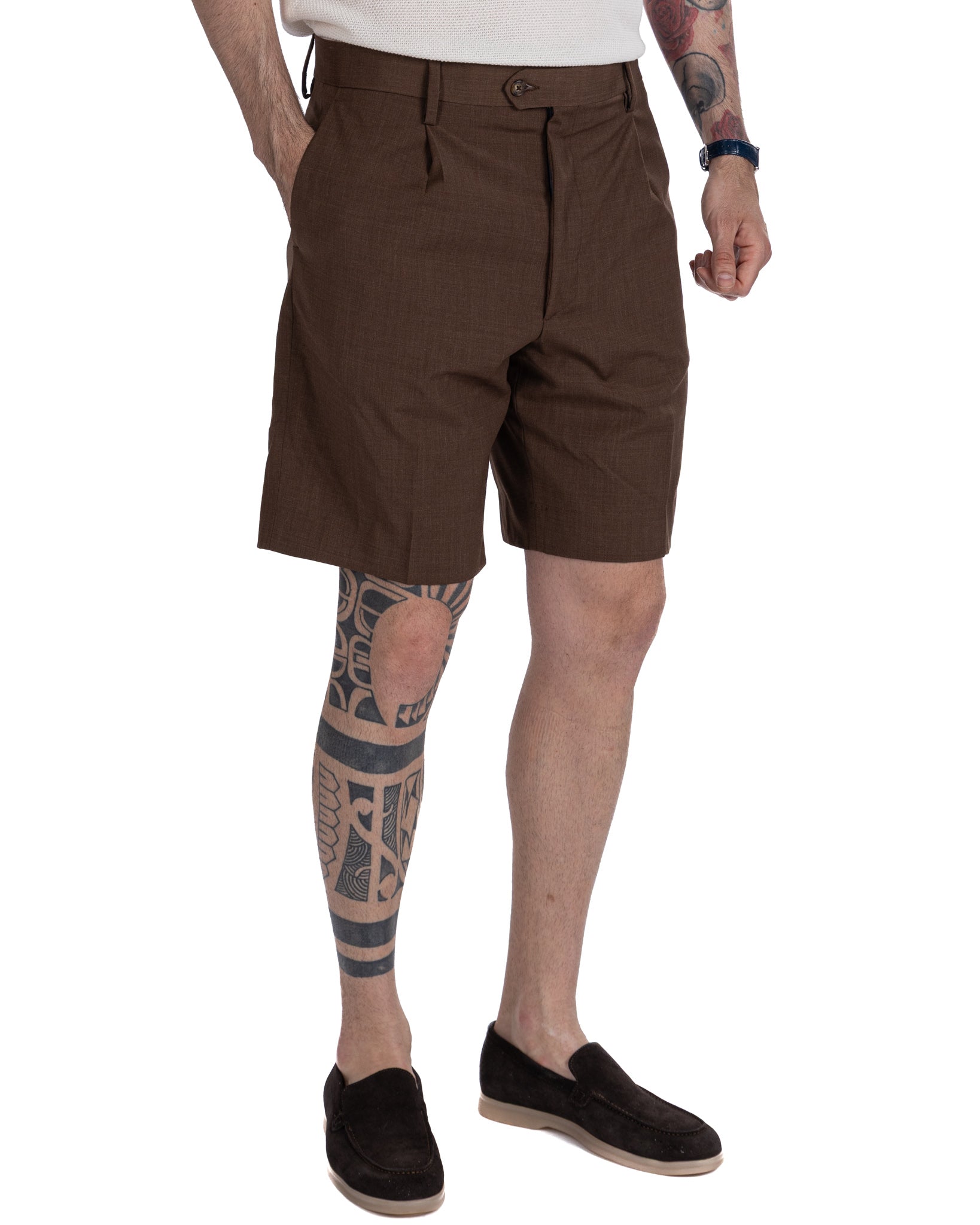 Colton - High-waisted Bermuda shorts with darts in dark brown