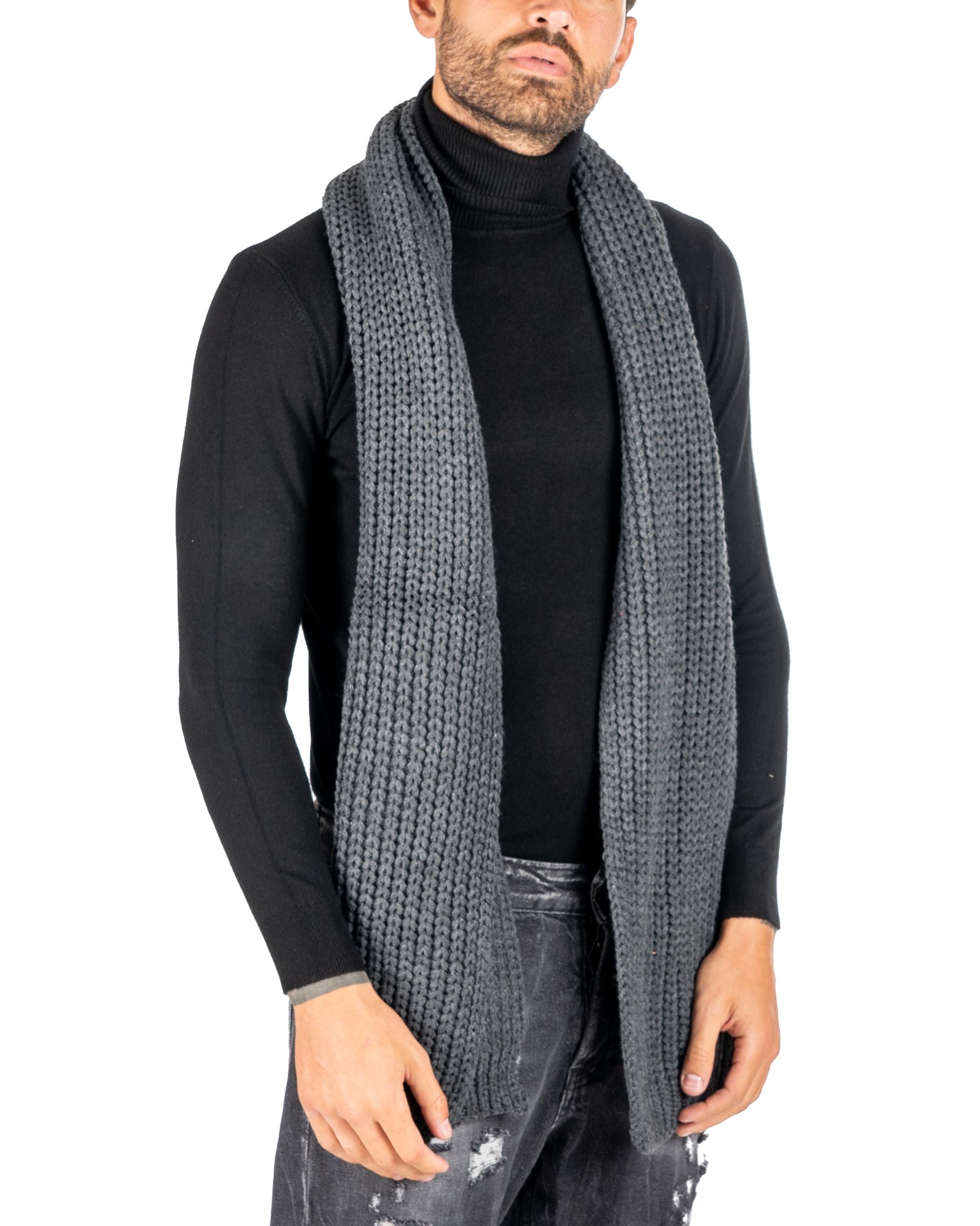 HEAVY GRAY SCARF WITH KNIT MOTIF
