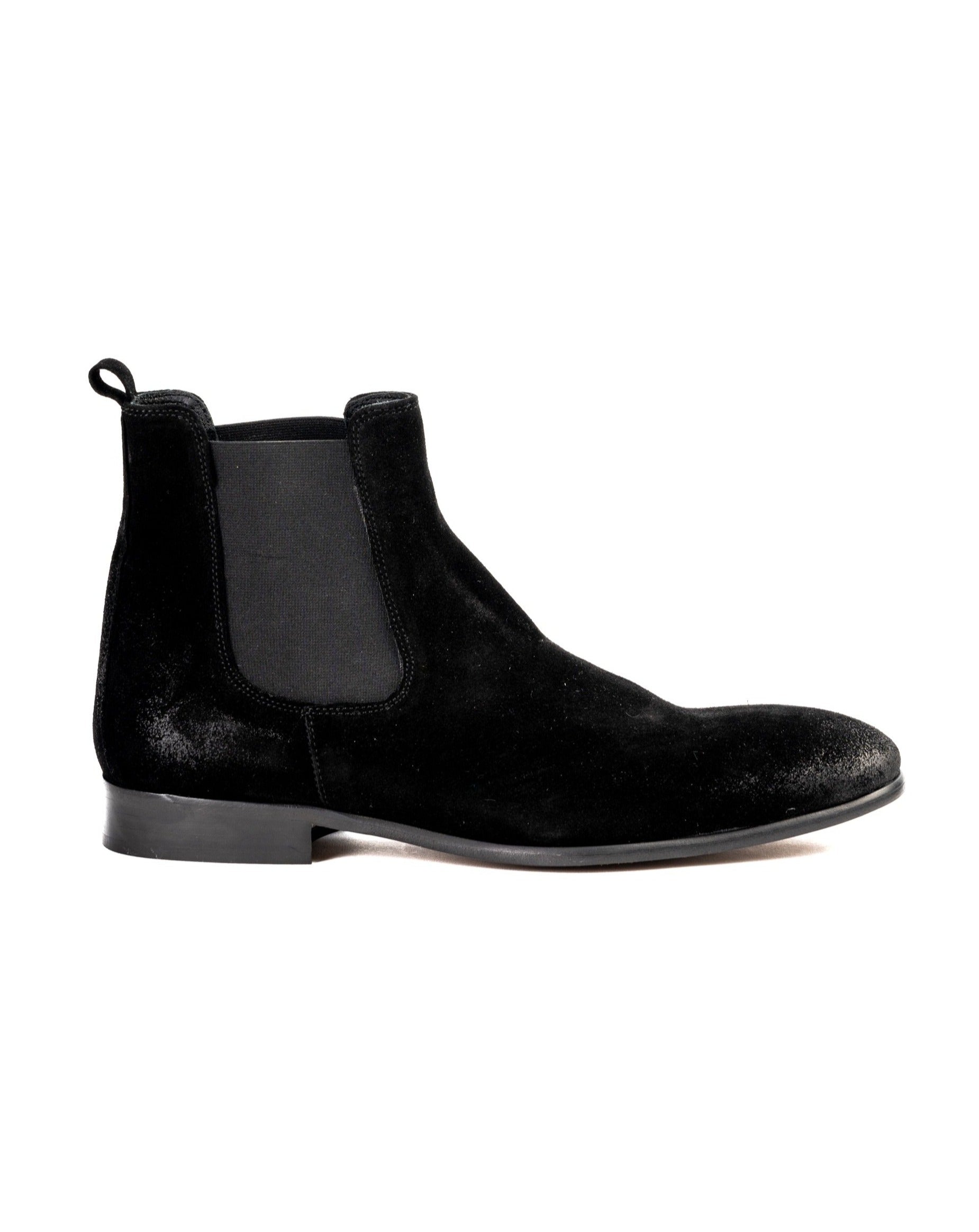Dre - dirty black suede chelsea boots
