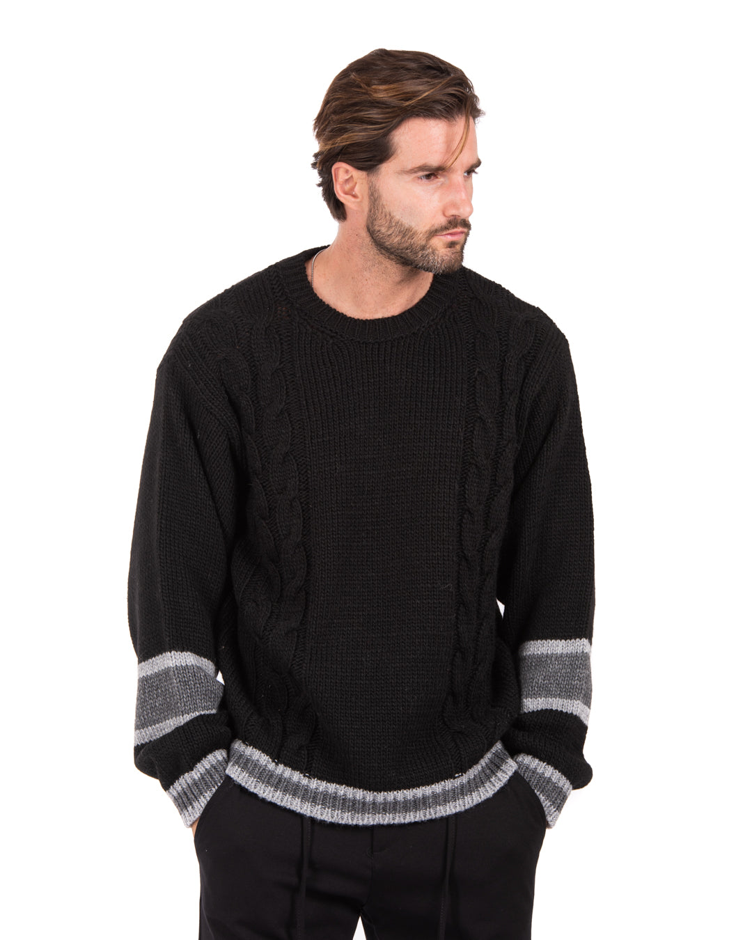 Edam - black sweater with side braids