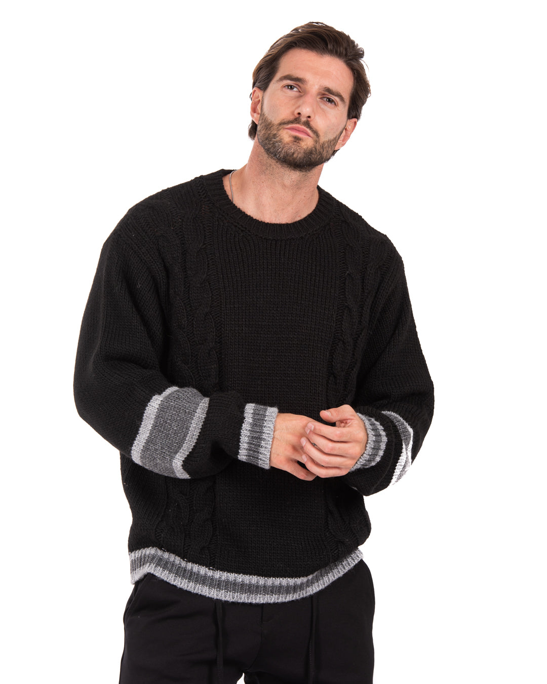 Edam - black sweater with side braids